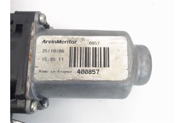Recambio de mecanismo elevalunas delantero derecho para renault clio ii fase i (b/cb0) referencia OEM IAM 400857  