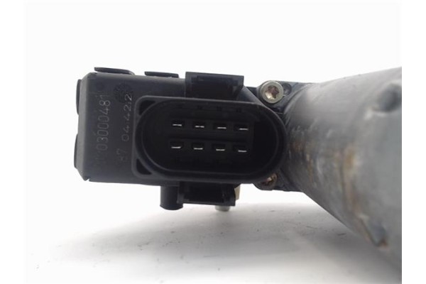 Recambio de motor elevalunas trasero izquierdo para audi allroad quattro (4b5) 2.5 tdi (132kw) referencia OEM IAM 4B0959801B  