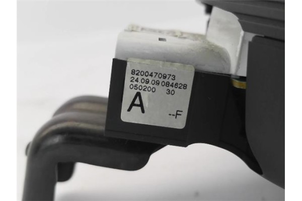Recambio de cuadro instrumentos para renault twingo ii 1.2 16v (c06c, c06d, c06k) referencia OEM IAM 8200470973  