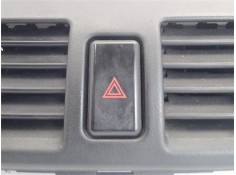 Recambio de rejilla entrada de aire para mazda 3 sedán (bk) 1.6 di turbo referencia OEM IAM B32H55311  