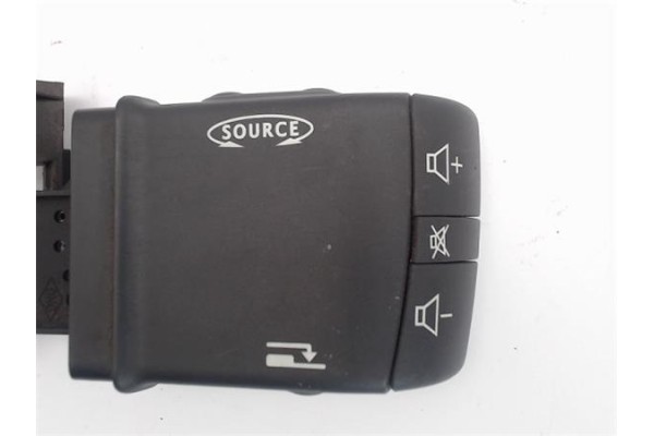 Recambio de mando multifuncion para renault megane ii berlina 5p referencia OEM IAM 8200103769  