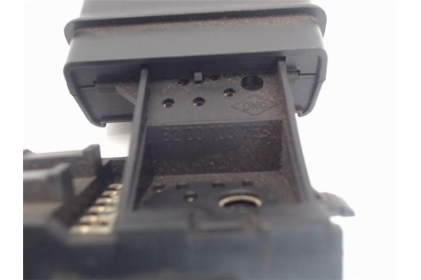 Recambio de mando multifuncion para renault megane ii berlina 5p referencia OEM IAM 8200103769  