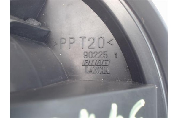 Recambio de motor calefaccion para fiat bravo (182) 1.8 16v / 16v 115 gt referencia OEM IAM 90225  