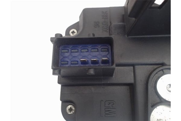 Recambio de cierre electromagnetico delantero derecho para opel vivaro 1.9 dti referencia OEM IAM 8200042171 91166234 