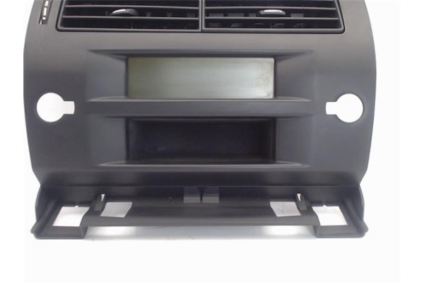 Recambio de embellecedor consola central para citroen c4 berlina 1.4 16v referencia OEM IAM 9649599477  