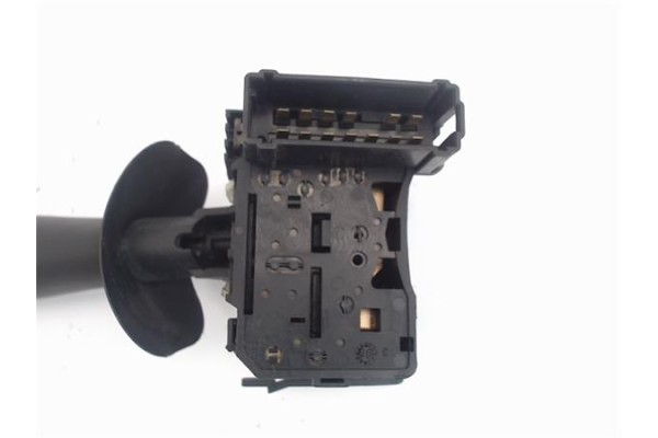 Recambio de mando limpiaparabrisas para opel vivaro 1.9 dti referencia OEM IAM 8200490948 93856810E 