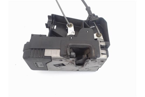 Recambio de cierre electromagnetico delantero izquierdo para opel vivaro 1.9 dti referencia OEM IAM 8200008246 91166237 