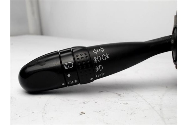 Recambio de mando intermitencia para toyota corolla (e12) 2.0 d-4d referencia OEM IAM 173712  