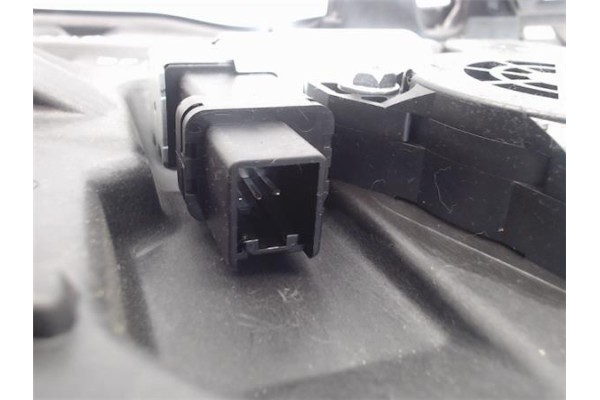 Recambio de elevalunas electrico delantero izquierdo para mazda 3 berlina (bk) referencia OEM IAM BP4K5997XG  