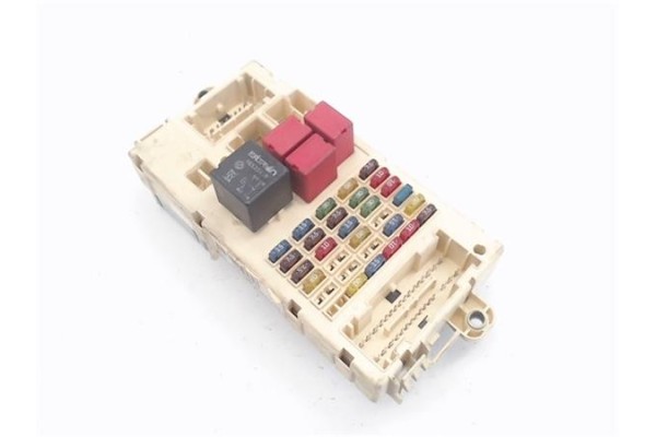 Recambio de caja fusibles/rele para fiat stilo (192) 1.9 jtd / 1.9 jtd 115 active referencia OEM IAM  (46797609NPL) 