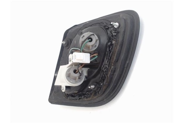 Recambio de piloto porton trasero izquierdo para nissan almera (n15) 1.6 referencia OEM IAM 265592N328 265552N328 