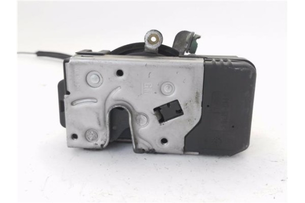Recambio de cierre electromagnetico delantero izquierdo para opel corsa c 1.7 dti referencia OEM IAM 5133077  