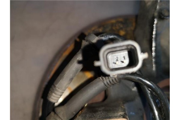 Recambio de mangueta delantero derecha para renault clio iv 0.9 limited referencia OEM IAM 400143684R 400140589R 