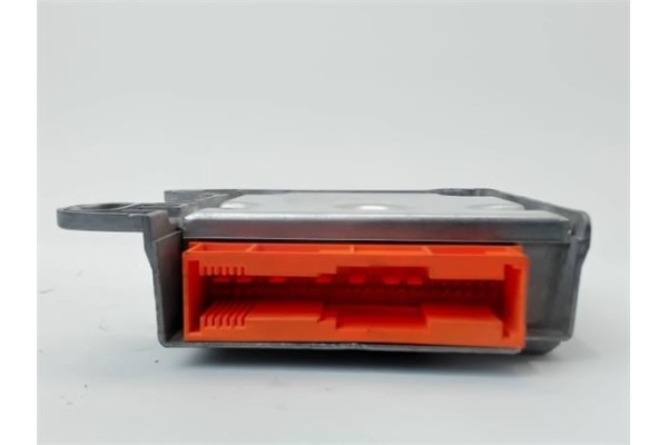 Recambio de centralita airbag para renault kangoo 4x4 1.9 rapid referencia OEM IAM 8200381660 605044700 