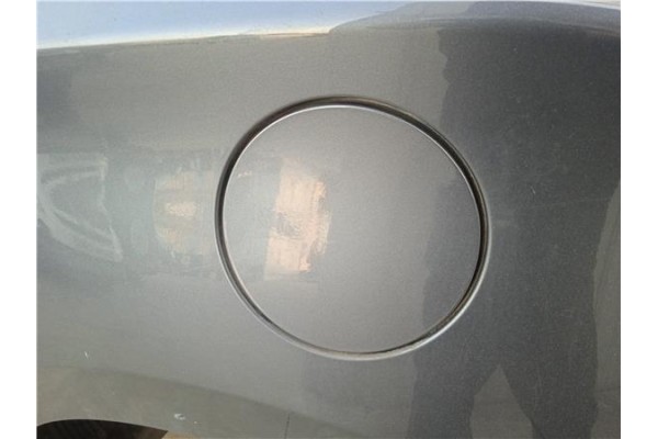 Recambio de tapa exterior combustible para hyundai i30 (fd) 1.6 crdi referencia OEM IAM 69510A5000  