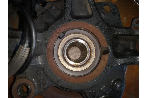 Recambio de mangueta delantero derecha para renault clio iv 0.9 limited referencia OEM IAM 400143684R 400140589R 