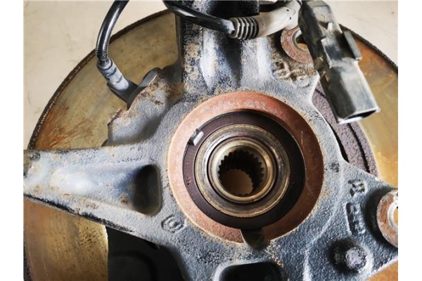 Recambio de mangueta delantero izquierda para renault clio iv 0.9 limited referencia OEM IAM 400151651R 400156124R 