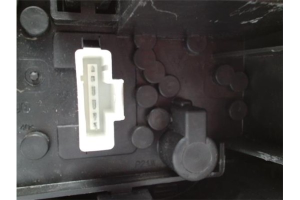 Recambio de piloto trasero izquierdo para peugeot 407 1.6 business line referencia OEM IAM 6350GC  