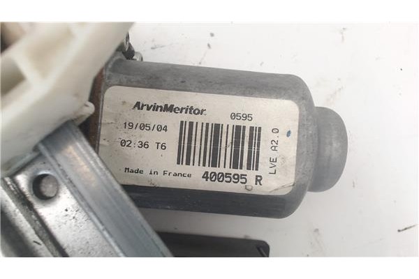 Recambio de mecanismo elevalunas delantero derecho para citroen xsara berlina referencia OEM IAM 400595R  