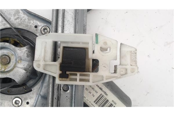 Recambio de mecanismo elevalunas delantero derecho para citroen xsara berlina referencia OEM IAM 400595R  