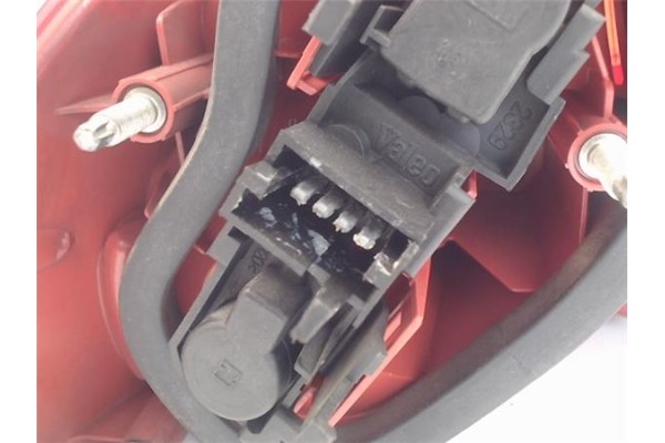 Recambio de piloto trasero derecho para toyota avensis berlina (t22) 2.0 td (ct220_) referencia OEM IAM 8155005080 23291401 