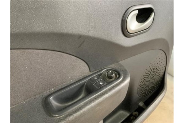 Recambio de puerta delantero izquierda para renault twingo ii 1.2 16v (c06c, c06d, c06k) referencia OEM IAM 7751477647 801010419