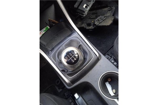 Recambio de pomo palanca cambio para hyundai i30 (fd) 1.6 crdi referencia OEM IAM 84640A50004X  