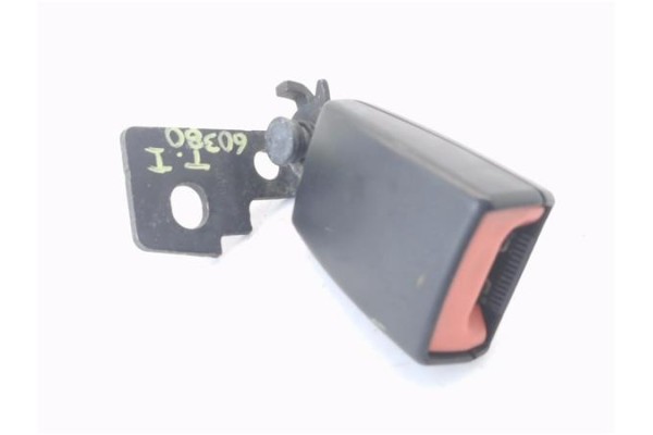 Recambio de anclaje cinturon trasero izquierdo para opel corsa d 1.4 referencia OEM IAM 5197631  
