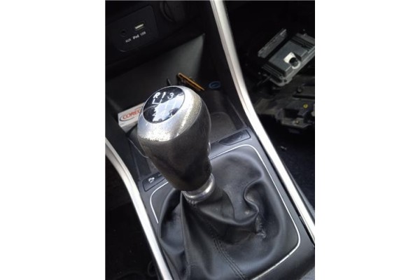 Recambio de pomo palanca cambio para hyundai i30 (fd) 1.6 crdi referencia OEM IAM 84640A50004X  
