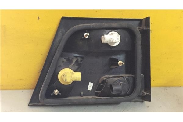 Recambio de piloto interior izquierdo para peugeot 806 2.0 st referencia OEM IAM E23017  