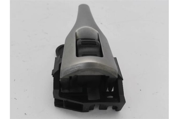 Recambio de manilla int. puerta trasero derecha para toyota auris (e15) 2.0 d-4d referencia OEM IAM 6920502120B1  