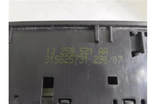 Recambio de mando elevalunas delantero izquierdo para opel corsa d 1.4 referencia OEM IAM 6240509  