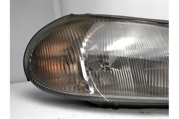 Recambio de faro delantero dcho para ford mondeo ii ranchera familiar (bnp) 1.8 td referencia OEM IAM 0301088206 1305219078 