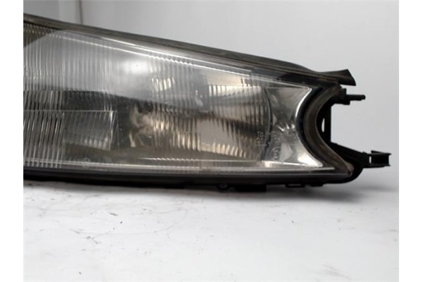 Recambio de faro delantero dcho para ford mondeo ii ranchera familiar (bnp) 1.8 td referencia OEM IAM 0301088206 1305219078 