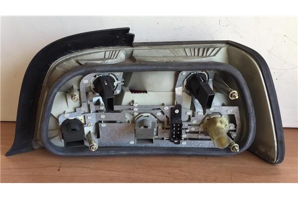 Recambio de piloto trasero izquierdo para bmw serie 3 coupe (e36) 1.8 318is referencia OEM IAM 1387653  
