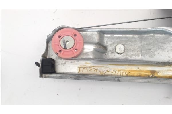 Recambio de mecanismo elevalunas delantero izquierdo para peugeot 208 referencia OEM IAM 9806081880  