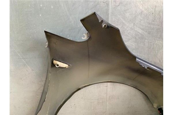 Recambio de aleta delantero izquierda para opel astra j 1.7 cdti referencia OEM IAM 13390002 13302207 