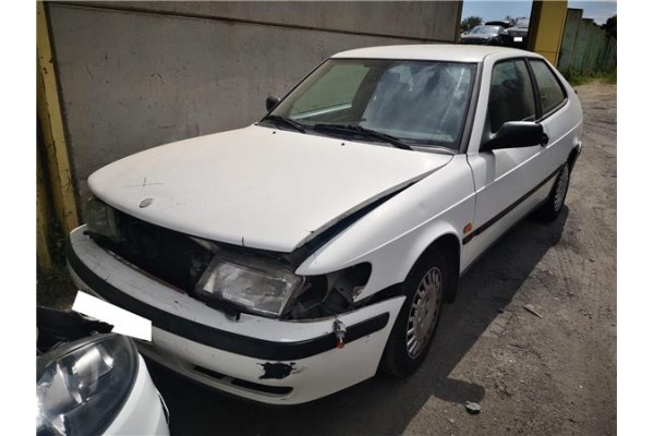 saab 9-3 berlina del año 1999