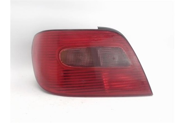 Recambio de piloto trasero izquierdo para citroen xsara berlina 1.6i 16v premier referencia OEM IAM   