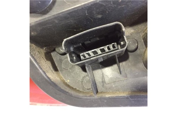 Recambio de piloto trasero derecho para renault clio iii 1.5 dci referencia OEM IAM 8200459960  
