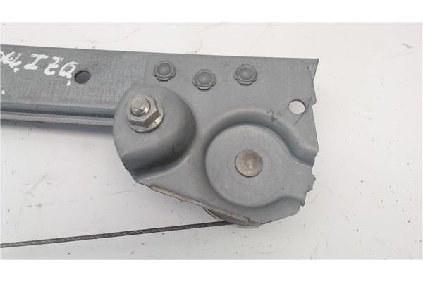 Recambio de mecanismo elevalunas delantero izquierdo para peugeot 107 referencia OEM IAM 698200H020  