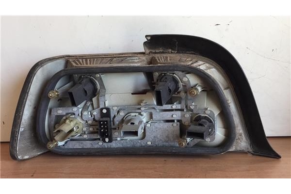 Recambio de piloto trasero derecho para bmw serie 3 coupe (e36) 1.8 318is referencia OEM IAM 8353965  