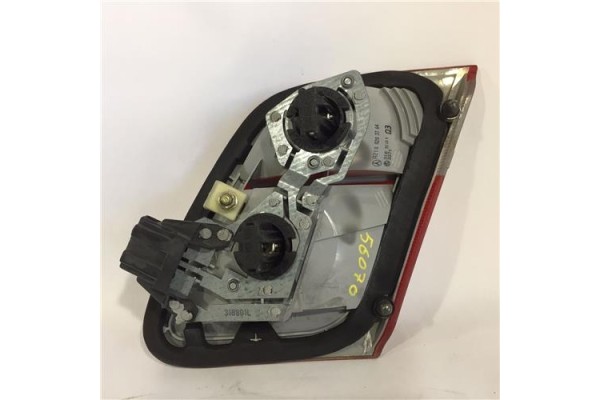 Recambio de piloto interior izquierdo para mercedes-benz clase e (bm 210) berlina 2.6 240 (210.062) referencia OEM IAM 210820376