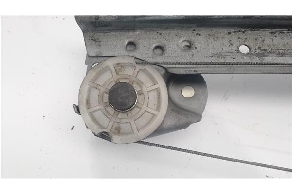 Recambio de mecanismo elevalunas delantero izquierdo para peugeot 107 referencia OEM IAM 698200H020  