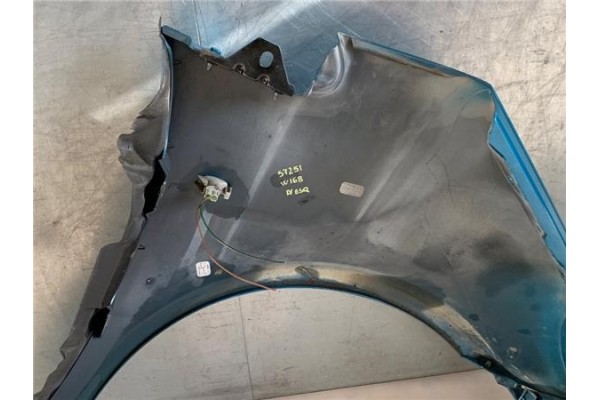 Recambio de aleta delantero izquierda para mercedes-benz clase a (bm 168) 1.9 190 (168.032) referencia OEM IAM A1688800718  