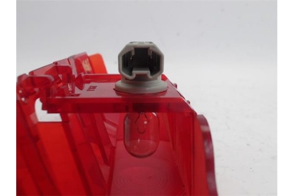 Recambio de luz central de freno para mazda 2 (b2w) 1.6 referencia OEM IAM D35051580C  