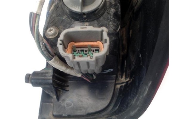 Recambio de piloto trasero izquierdo para nissan navara pickup (d40m) 2.5 dci referencia OEM IAM 22016467 26555EB38B 