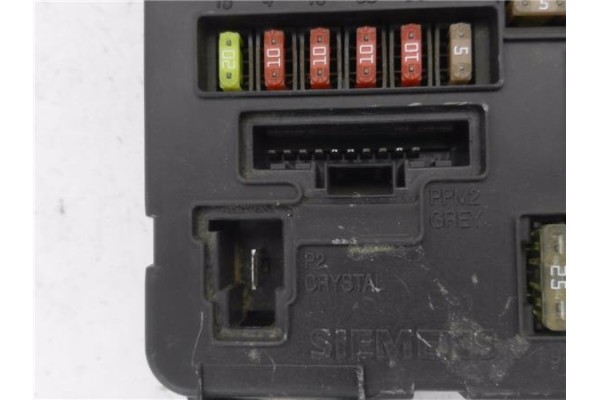 Recambio de caja fusibles/rele para renault megane ii ranchera familiar (km0/1_) 1.5 dci referencia OEM IAM 8200306033  