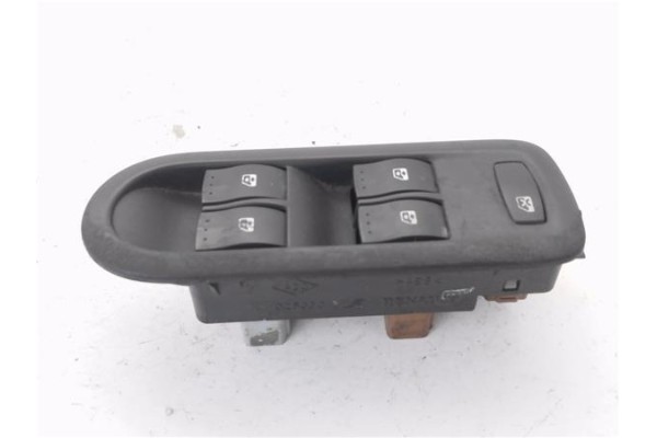 Recambio de mando elevalunas delantero izquierdo para renault megane ii ranchera familiar (km0/1_) 1.5 dci referencia OEM IAM 82