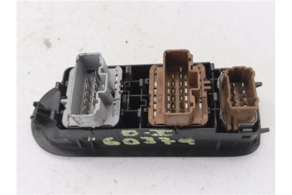 Recambio de mando elevalunas delantero izquierdo para renault megane ii ranchera familiar (km0/1_) 1.5 dci referencia OEM IAM 82